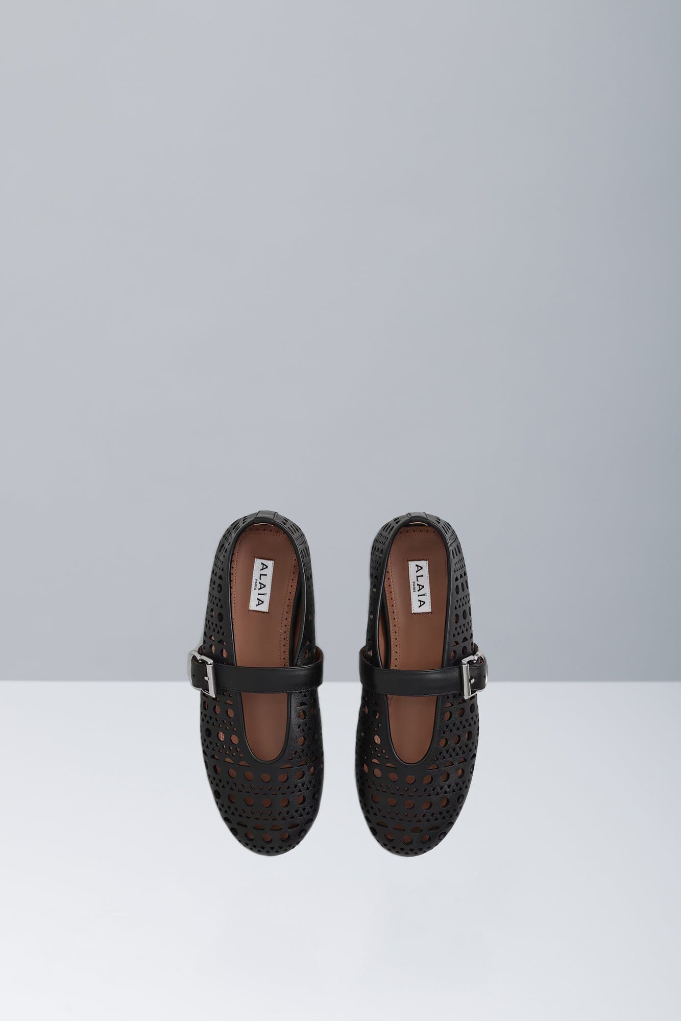 Alaïa Ballet Flats in Noir top