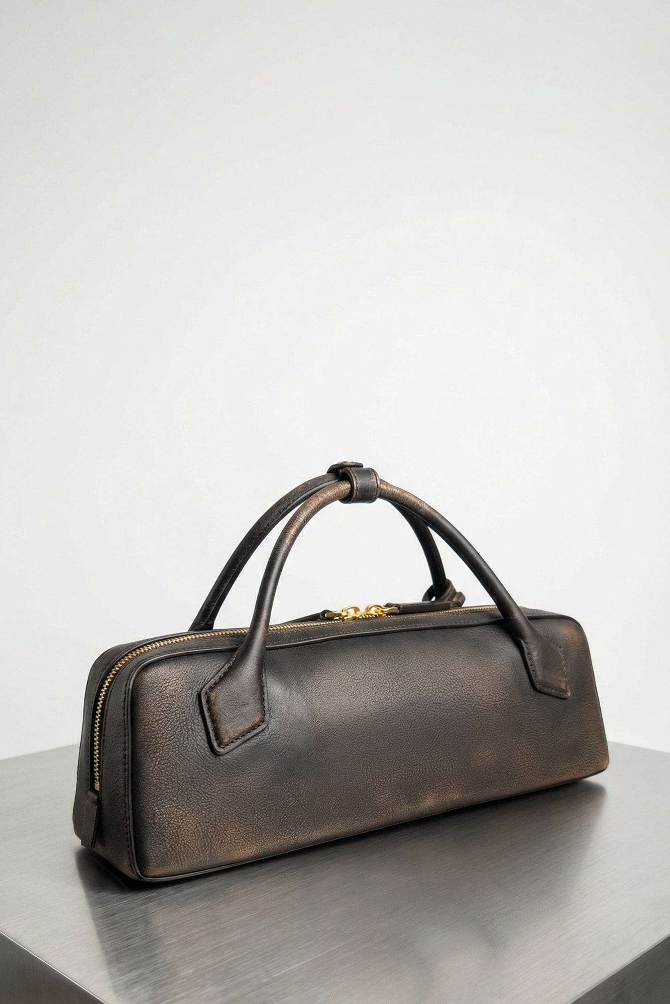 Alaïa Clutch in Black back