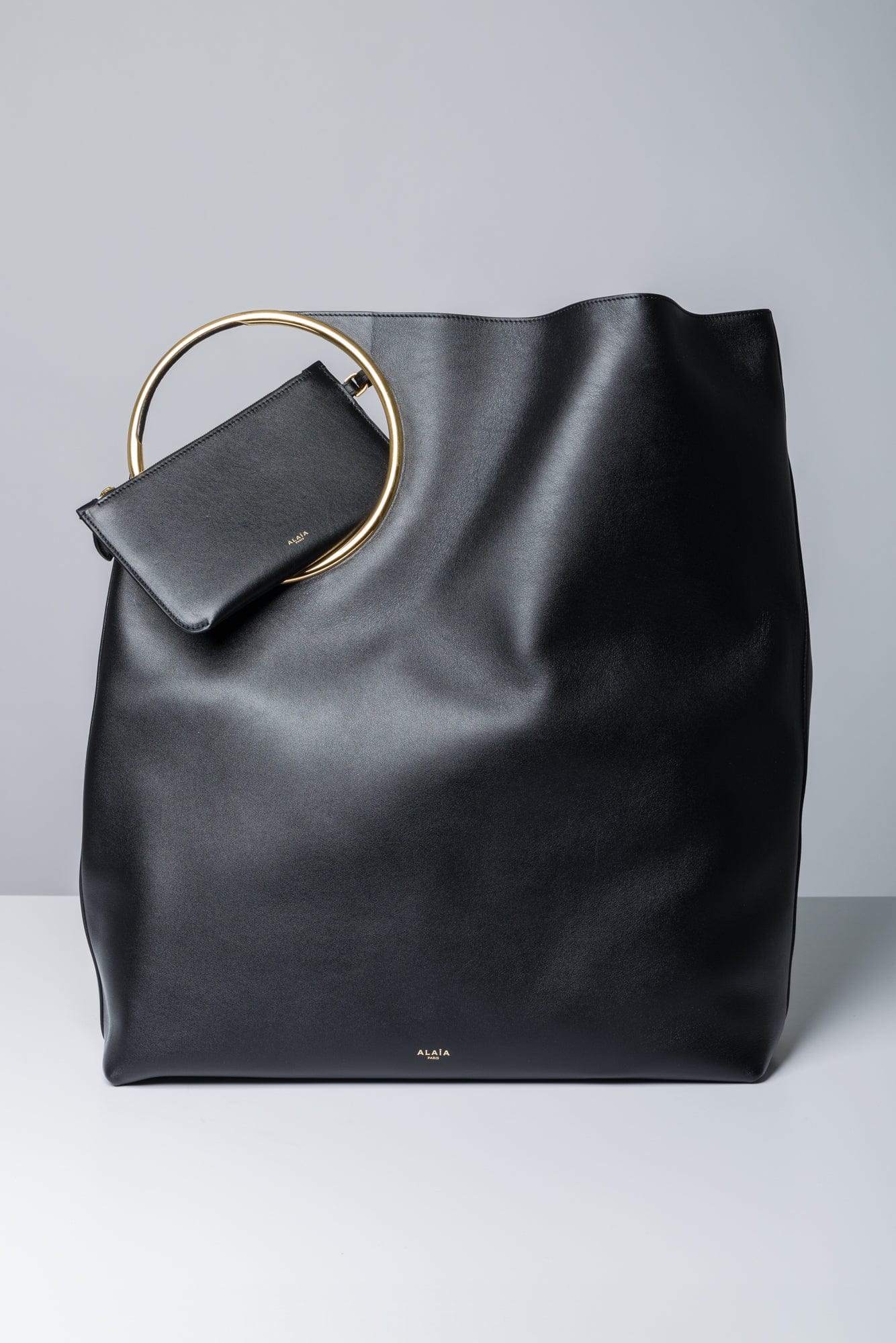 Alaïa Ring XL Tote with wallet
