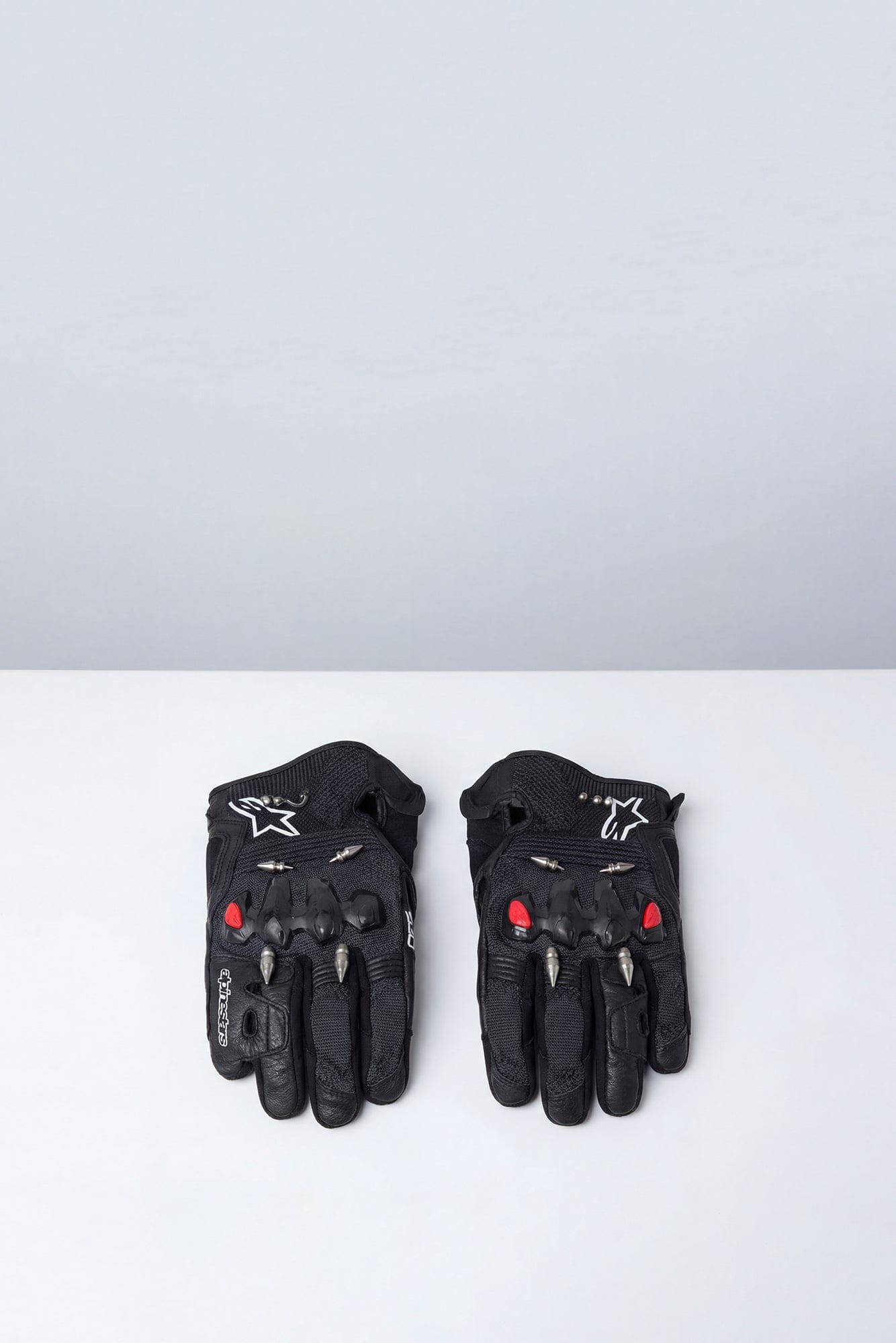 Balenciaga Alpine Star Gloves In Black top