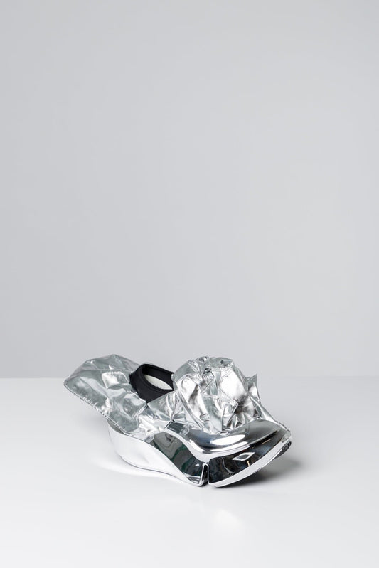 Grounds Orca Hankie in Chrome Scratch angled front