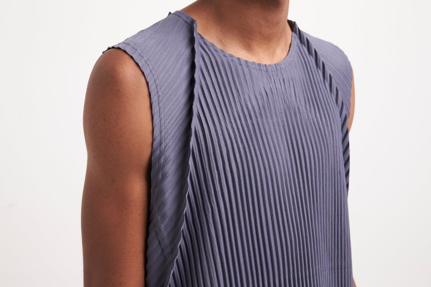 Homme Plissé MC October 23 Tank in Slate detail