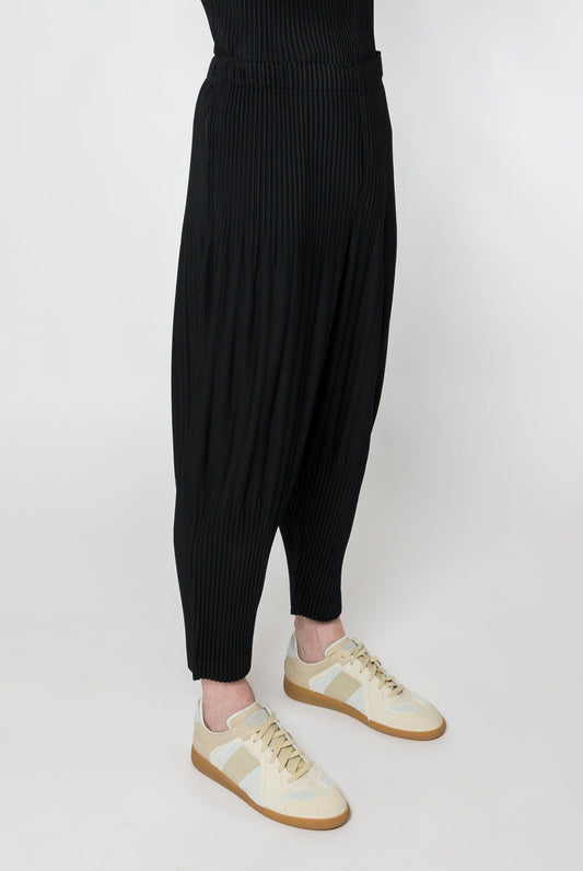Homme Plissé Issey Miyake Basics Joggers in Black side