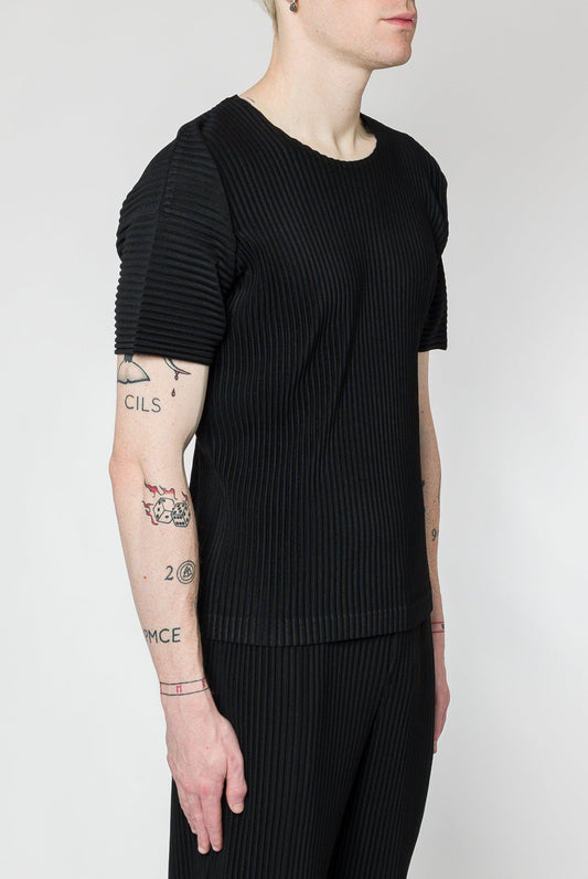Homme Plissé Issey Miyake Basics T-Shirt in Black side
