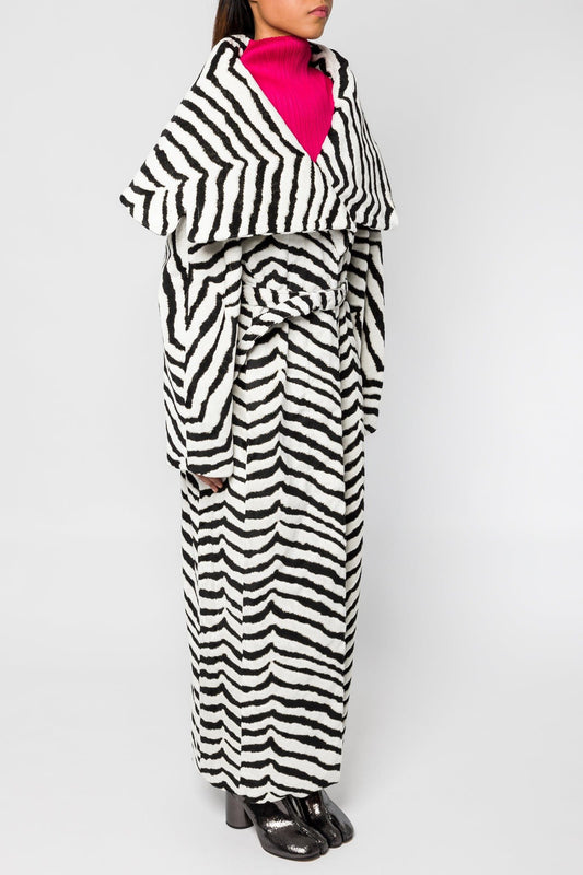 Jacquemus Le Manteau Caruso side