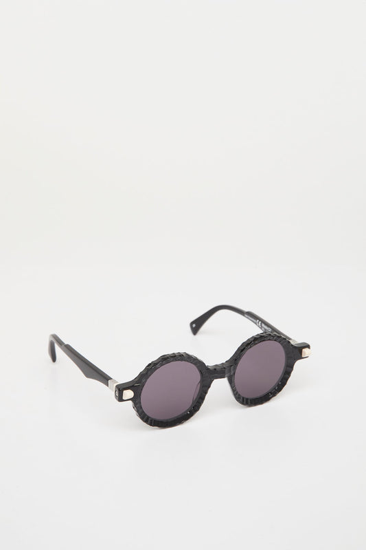 Kuboraum Q7 in Ossidiana Black side angle