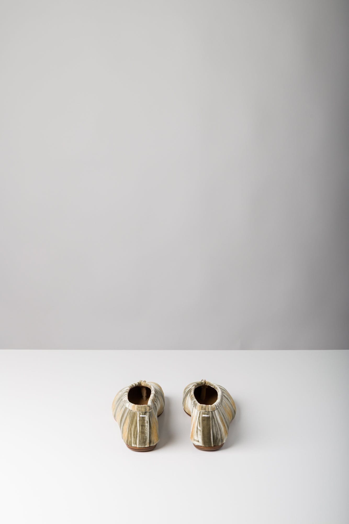 Maison Margiela Tabi Ballerina New in Gold Velvet back