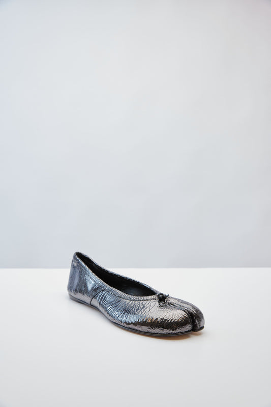 Maison Margiela Tabi Ballet Shoe in Crackle Patent front angle