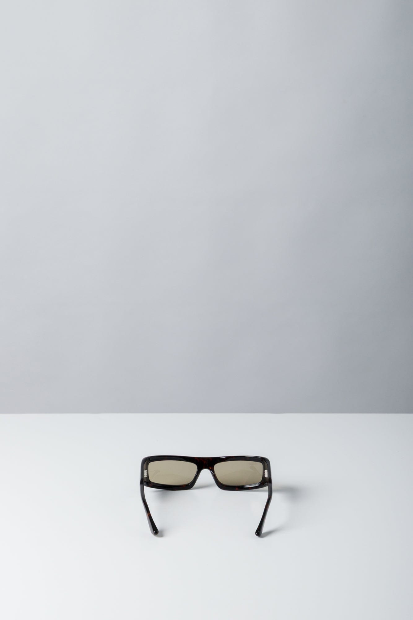 Port Tanger Daryan in Olive Lens back
