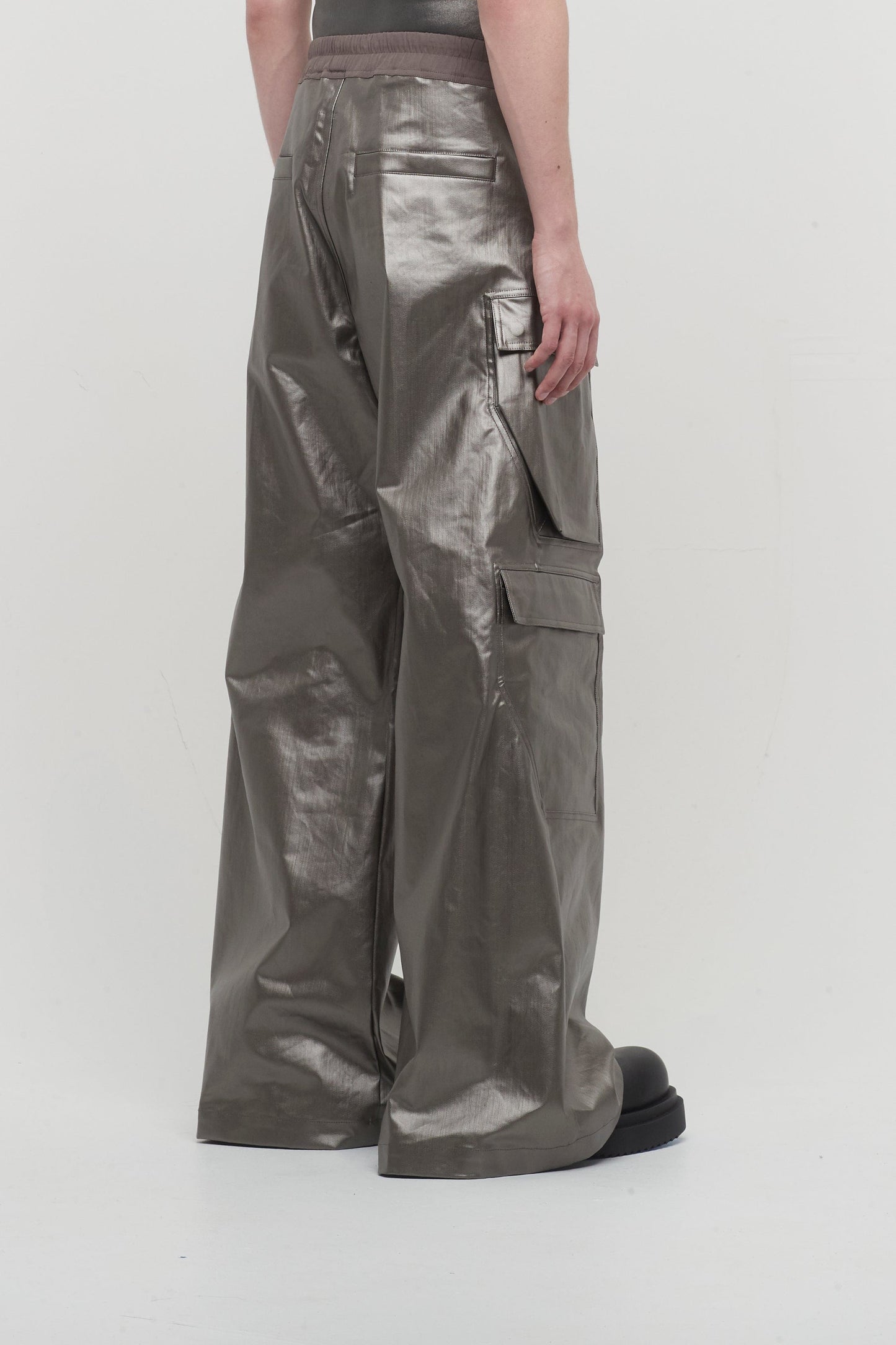 Rick Owens Cargo Belas in Gun Metal back
