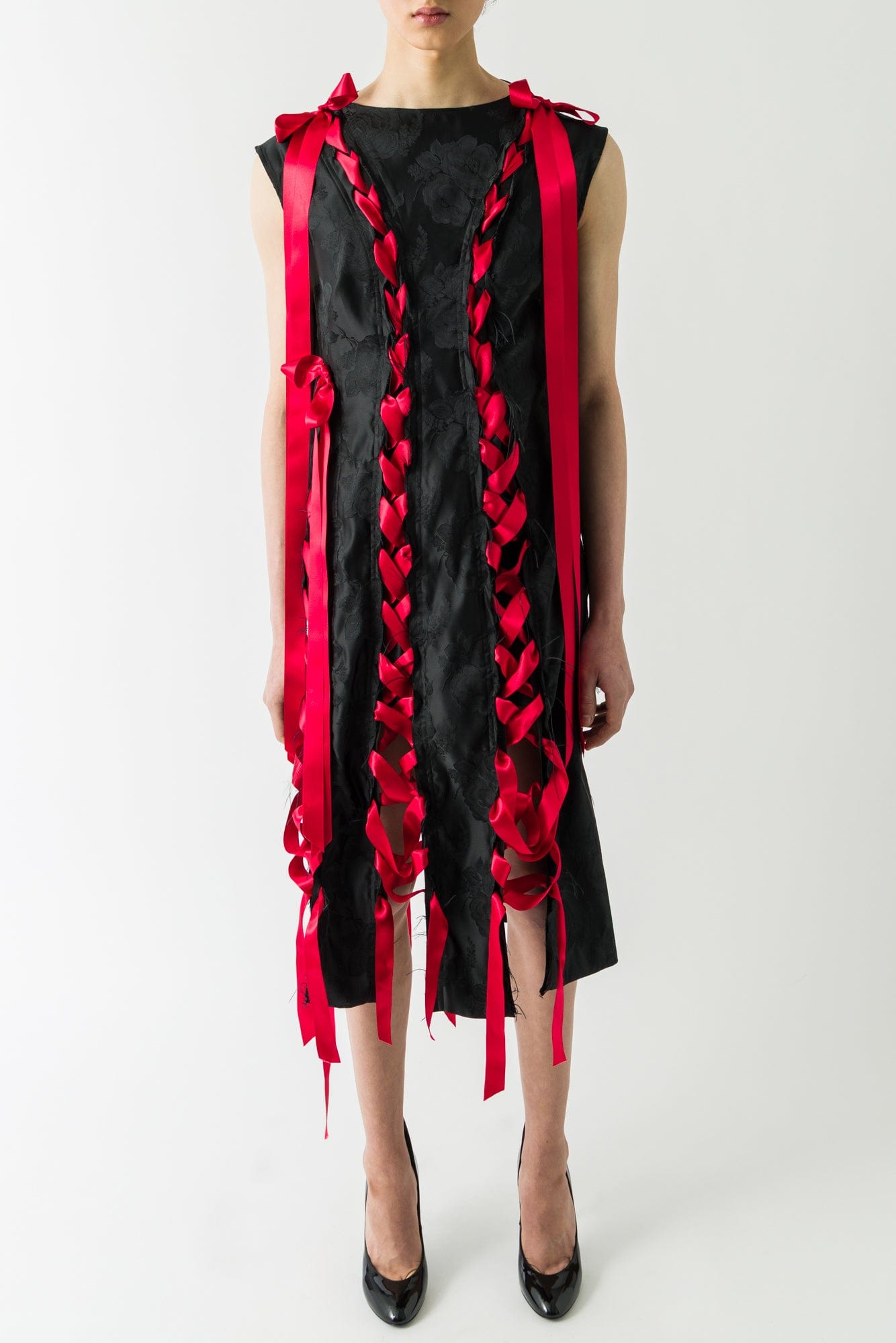 Unraveling Ribbon Brocade Dress Black/Red / 12