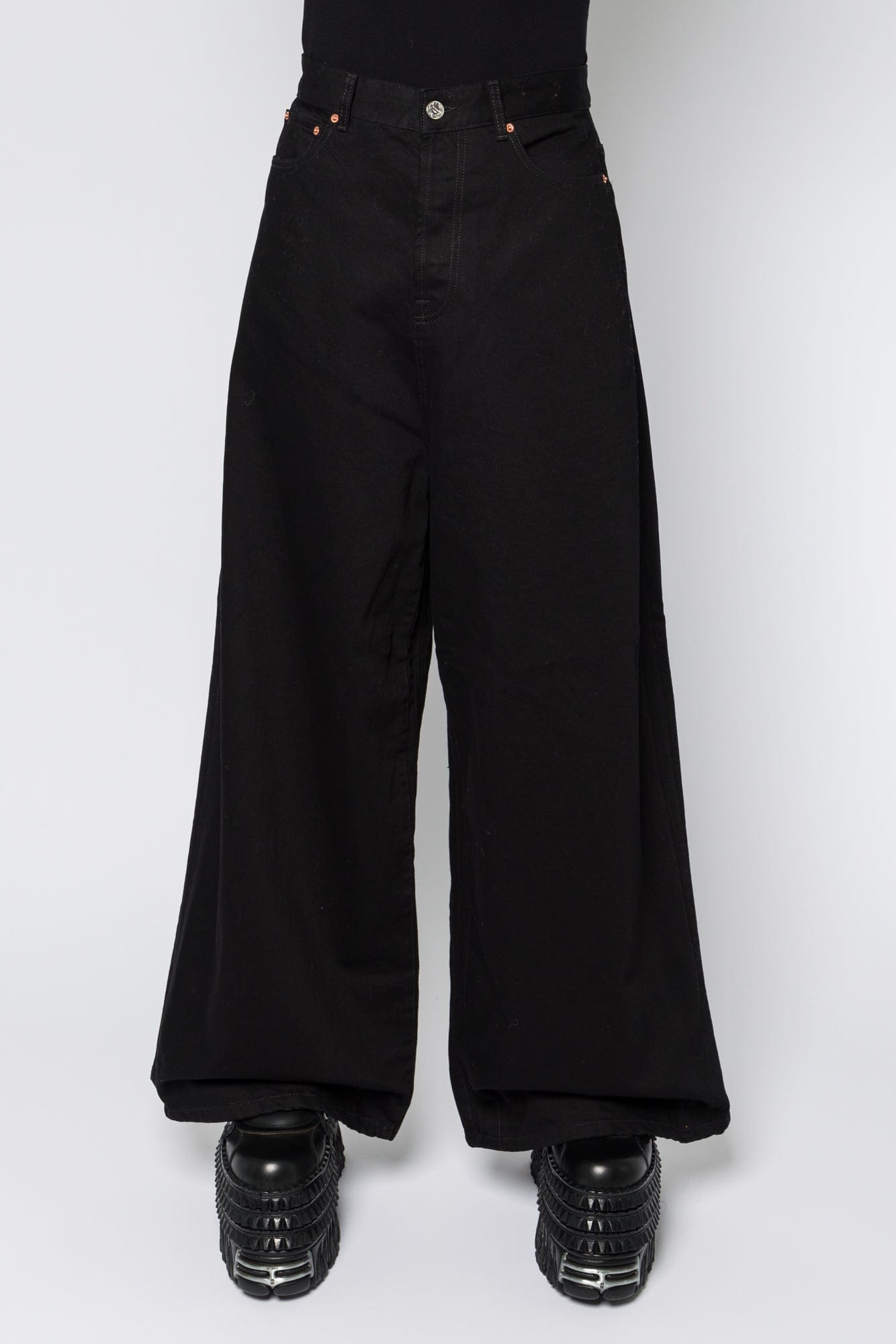 Vetements Big Shape Jeans in Black – Antidote Fashion and Lifestyle