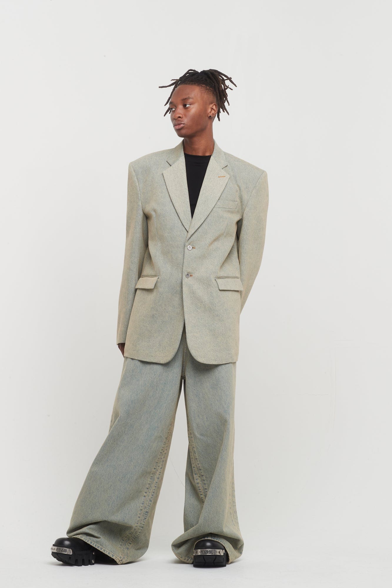 Vetements Big Shape Jeans full look