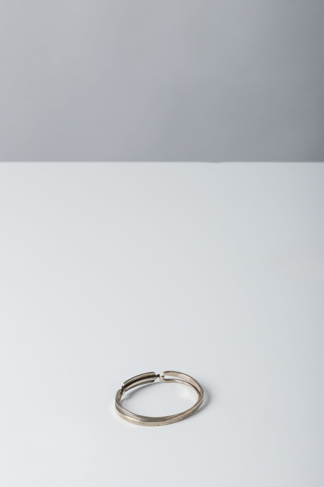 Werkstatt München Bracelet Flat Crossed back