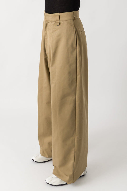 Willy Chavarria Cholo Chino side