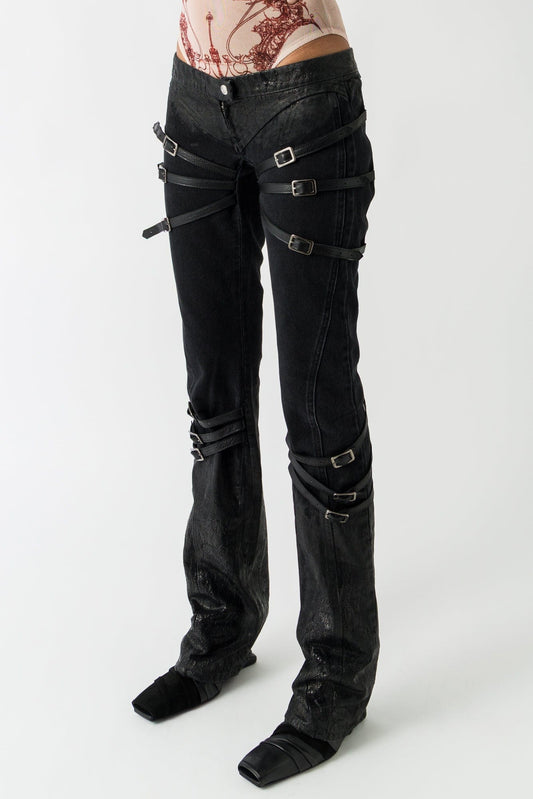 Dilara Findikoglou Rushing Hour Jeans side