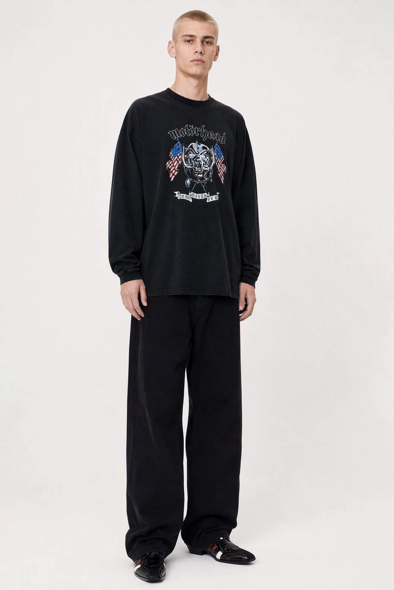 Vetements x Motörhead Flag Long Sleeve full look