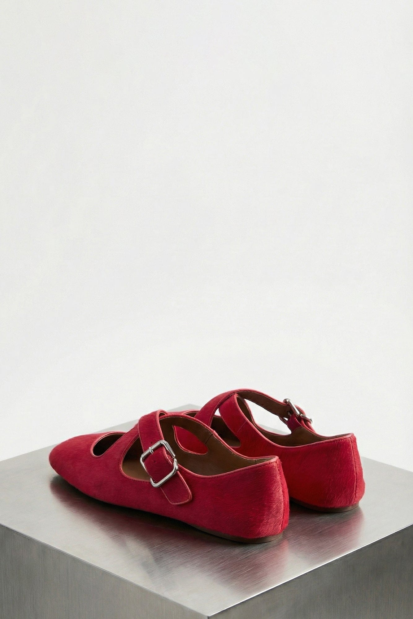 Alaïa Ballet Flats In Fuchsia