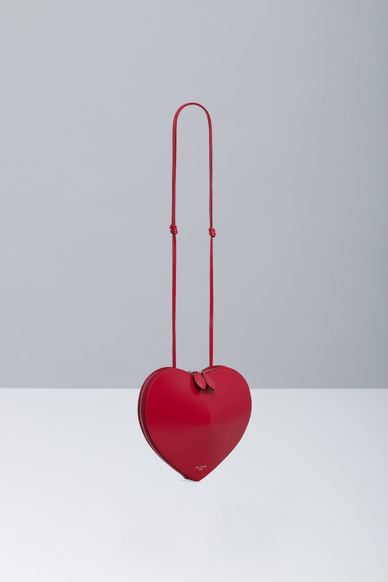 Alaïa Le Cœur in Red side
