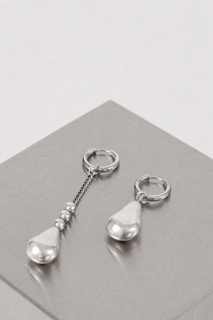 Ann Demeulemeester Nais Pearl Earrings In Antique Silver
