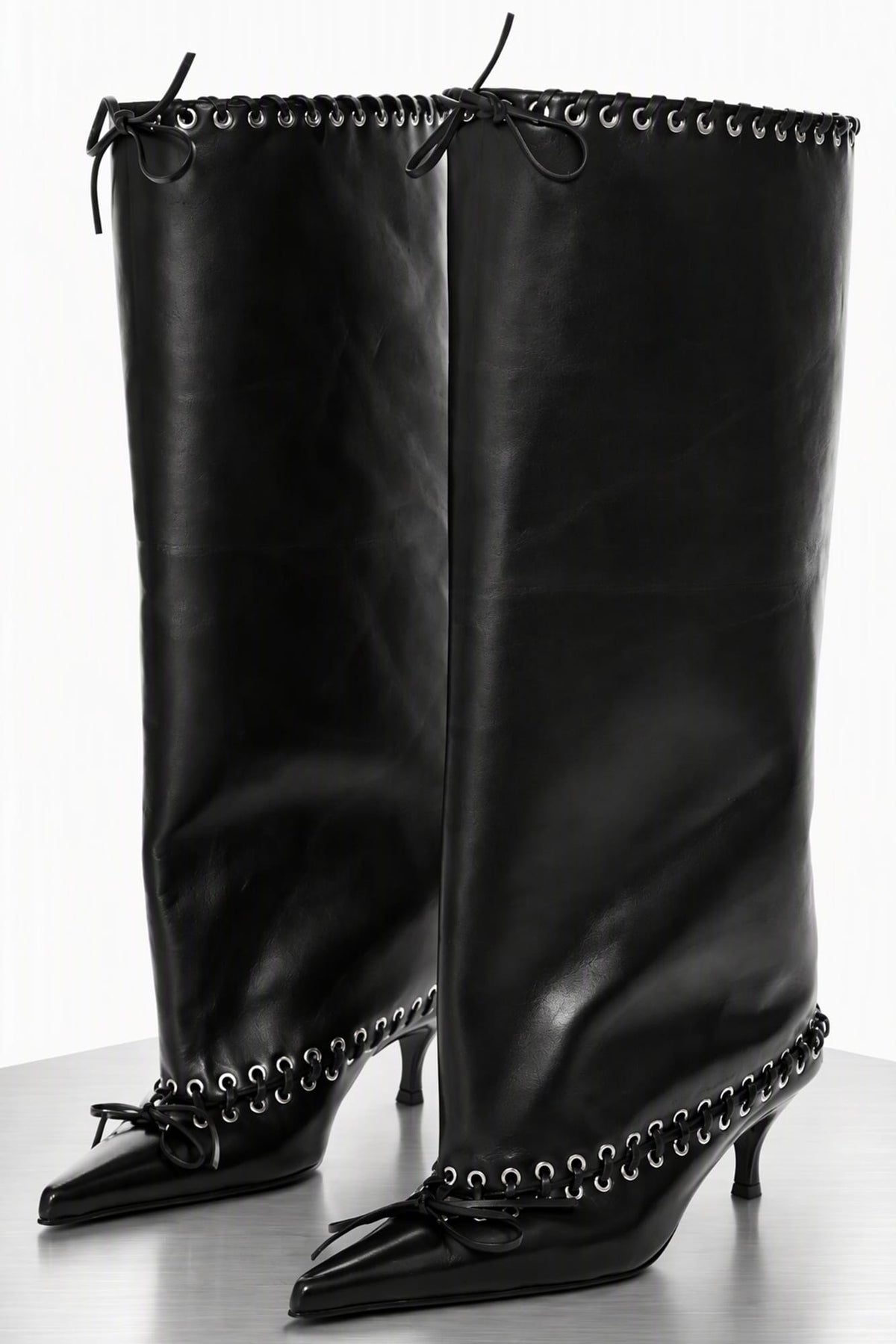 August Barron Level Boots side
