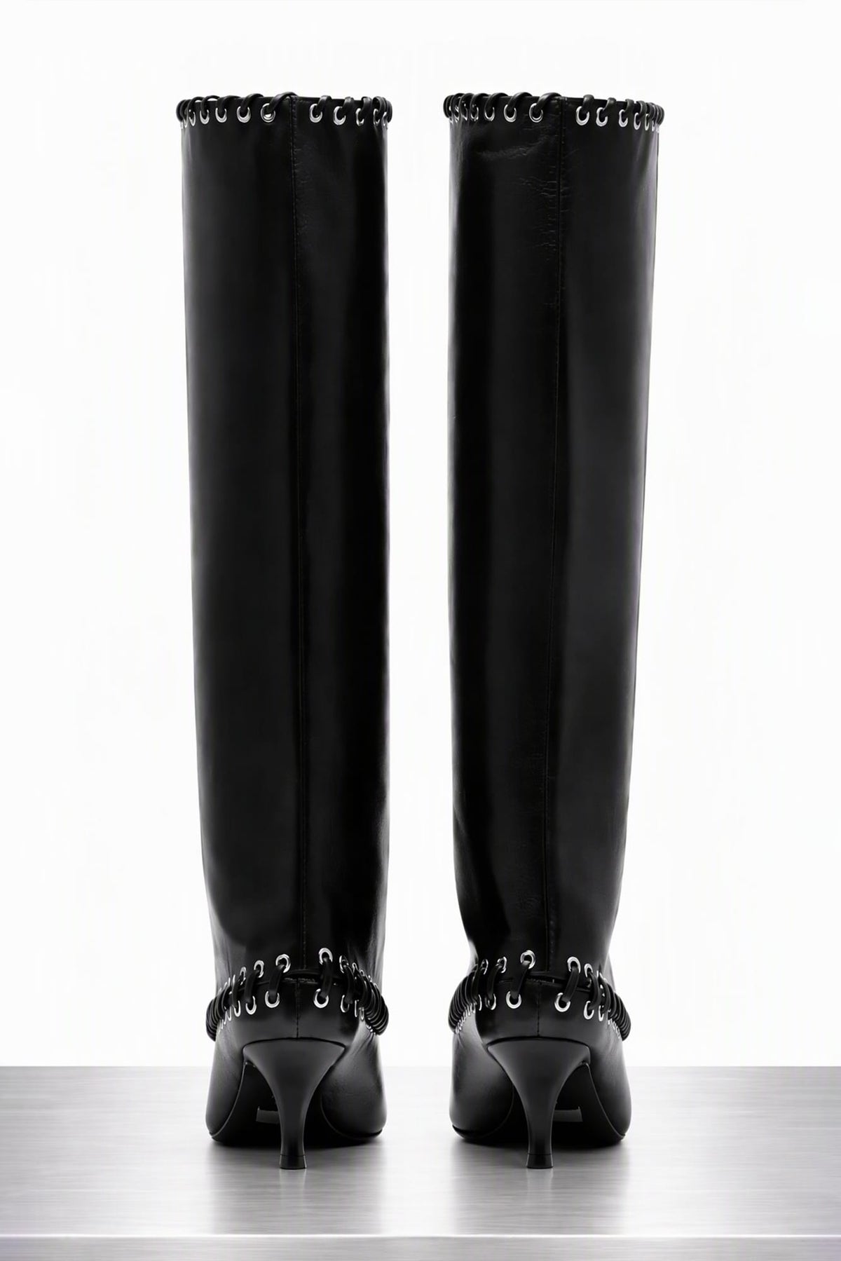 August Barron Level Boots back