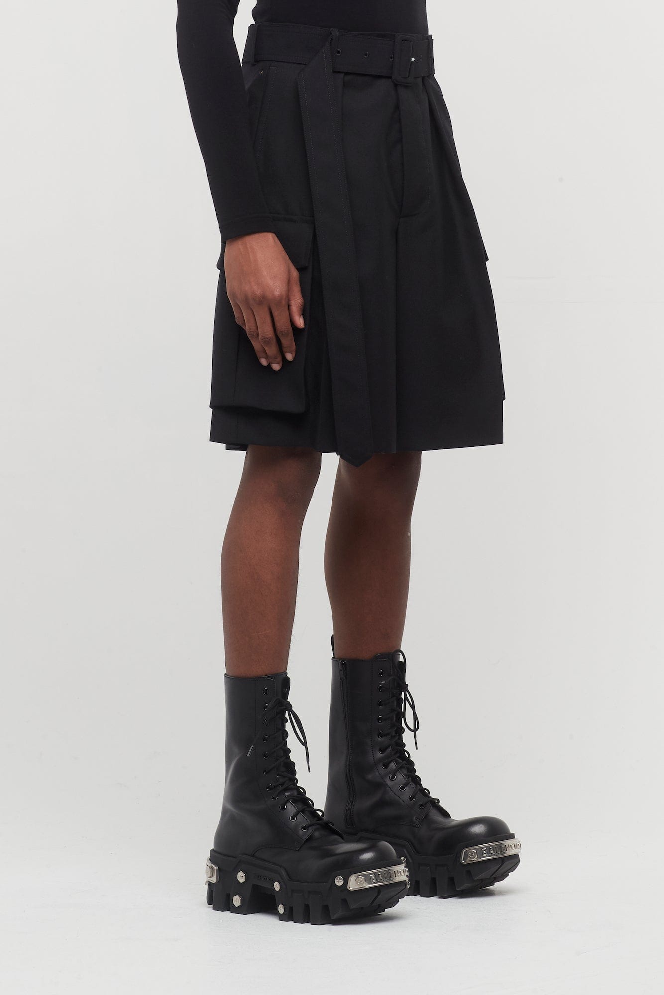 Dries Van Noten Piers Shorts in Black side