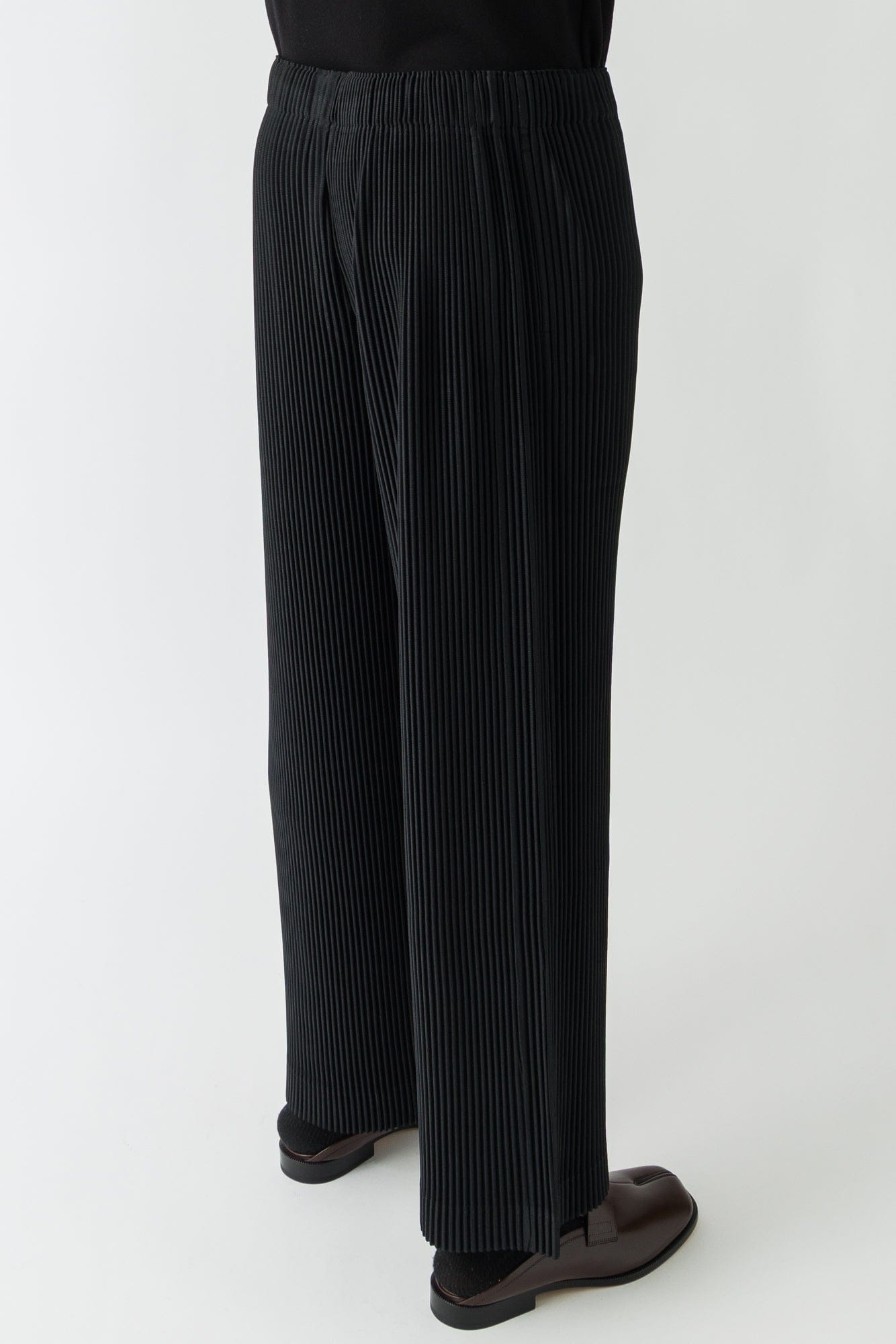 Homme Plissé Issey Miyake Monthly Colors Trousers In Black FW25