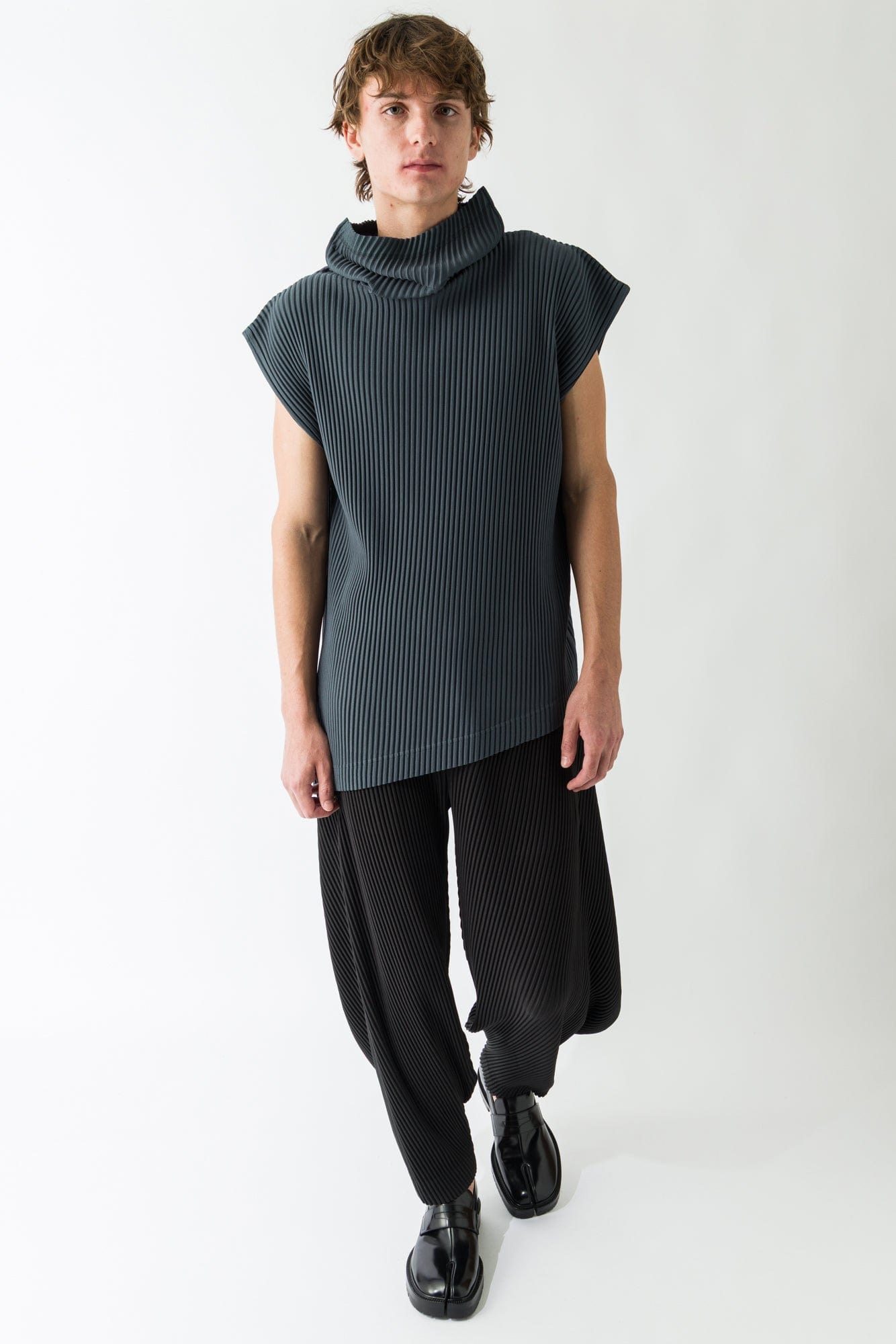 Homme Plissé Issey Miyake Angular Stone Trousers In Coke Gray full look