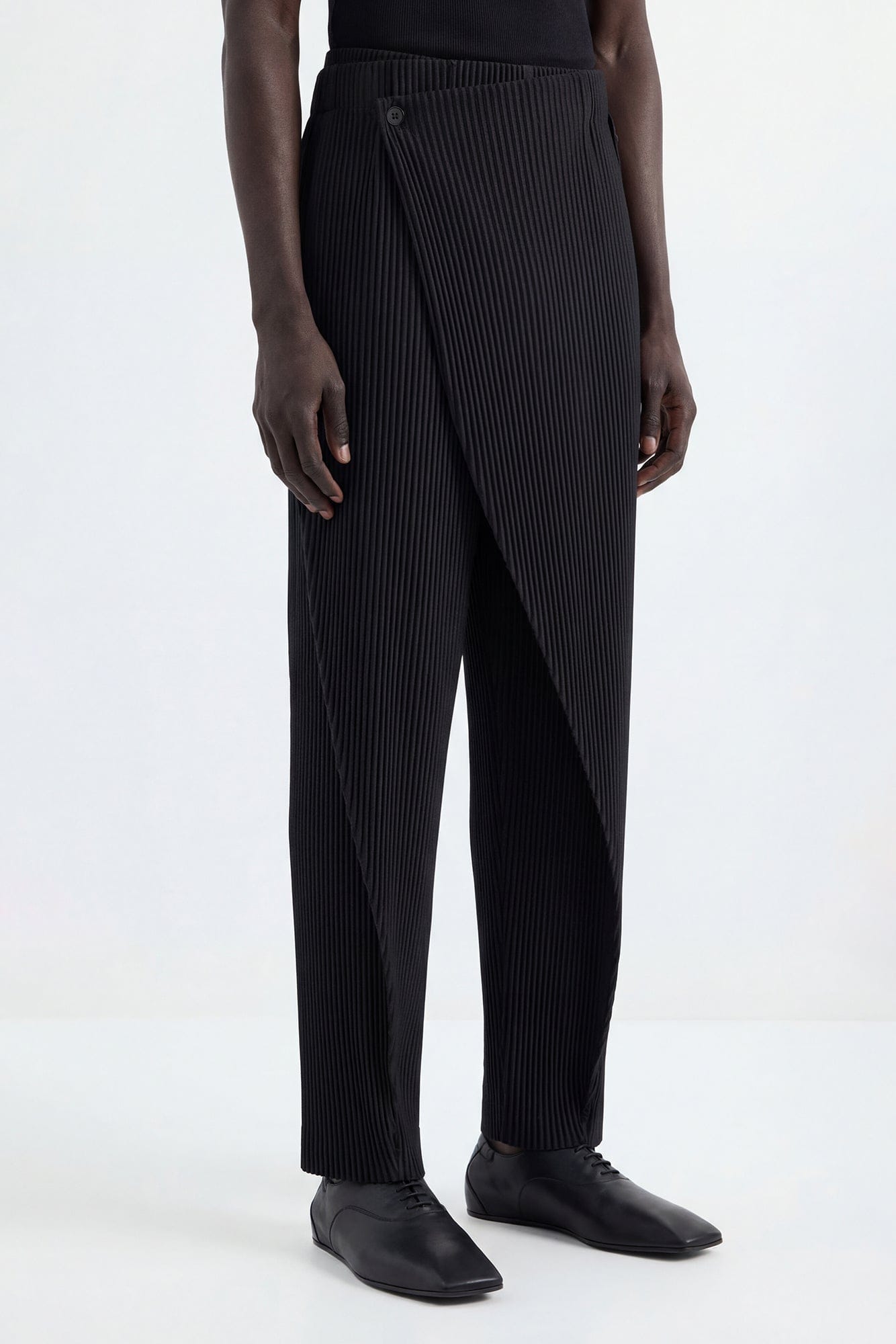 Homme Plissé Issey Miyake January Monthly Colors Trousers in Black