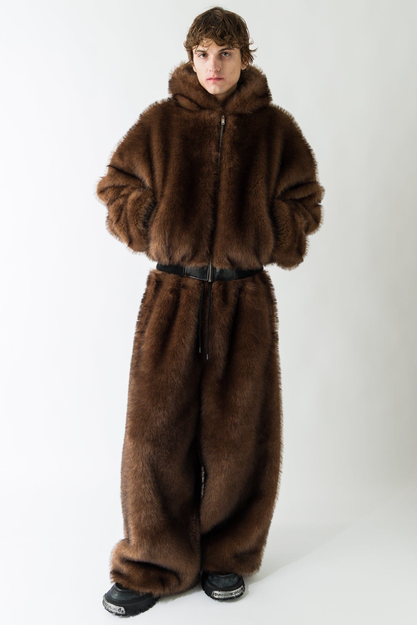 Lu'u Dan Yeti Outlaw Jacket in Racoon full look