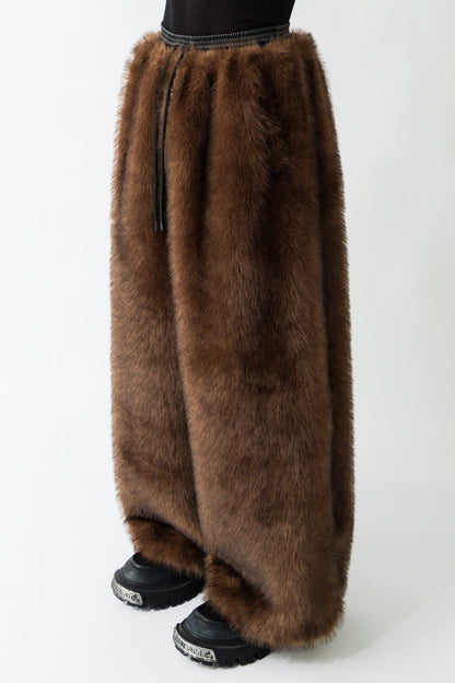 Lu'u Dan Yeti Wide Cut Bontans in Racoon side