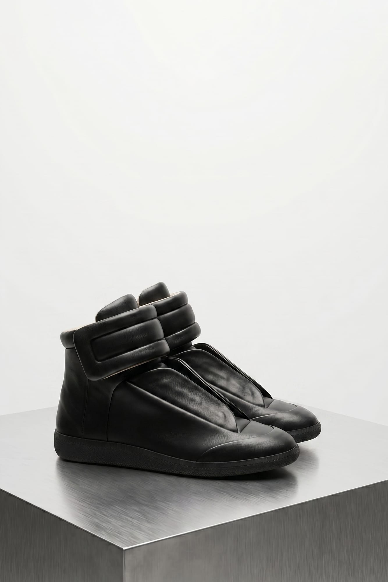 Maison Margiela Future Mid Top in Black side