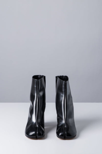 Maison Margiela Metallic Glow Tabi Boots front