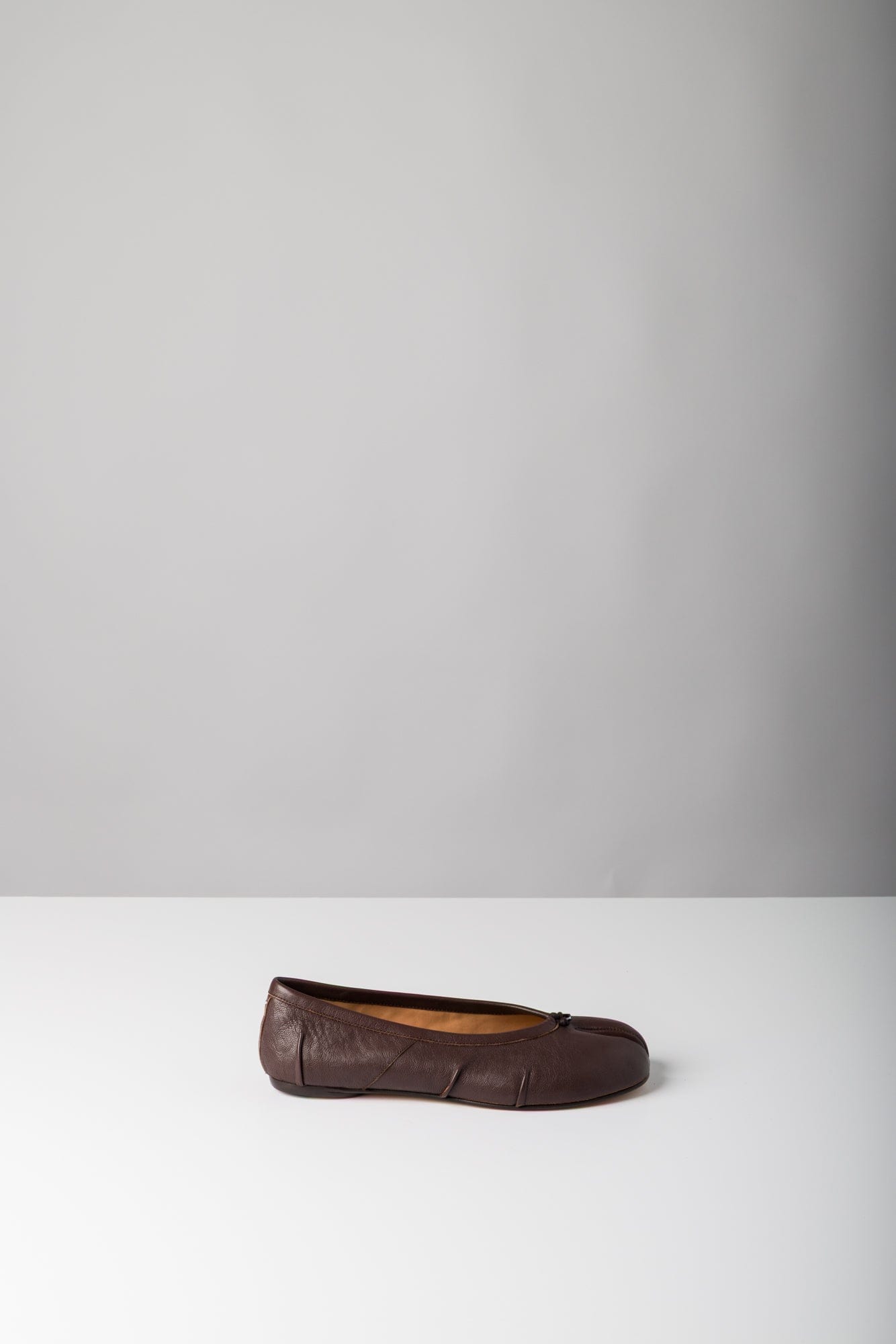 Maison Margiela Tabi Ballerina New in Burgundy