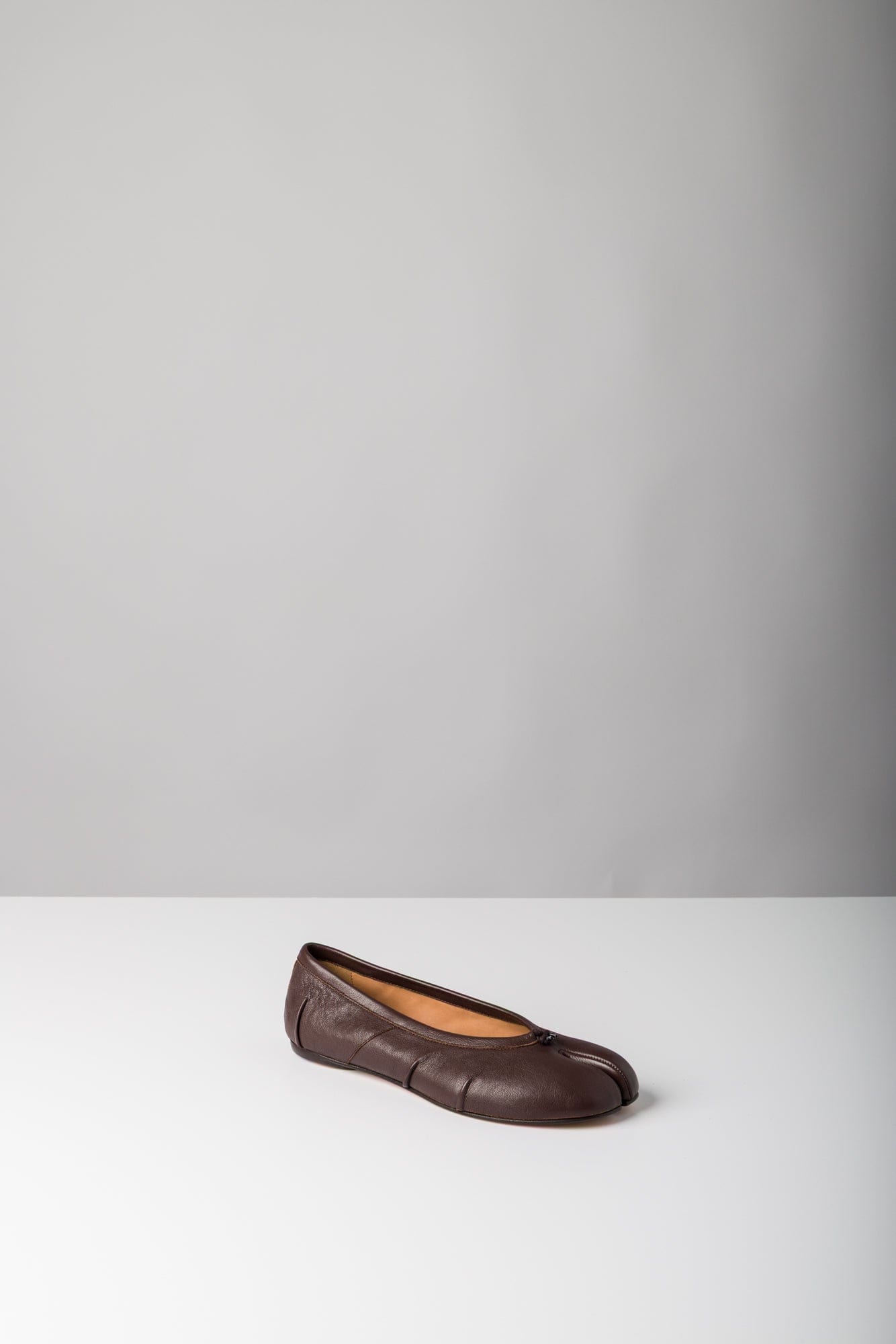 Maison Margiela Tabi Ballerina New in Burgundy