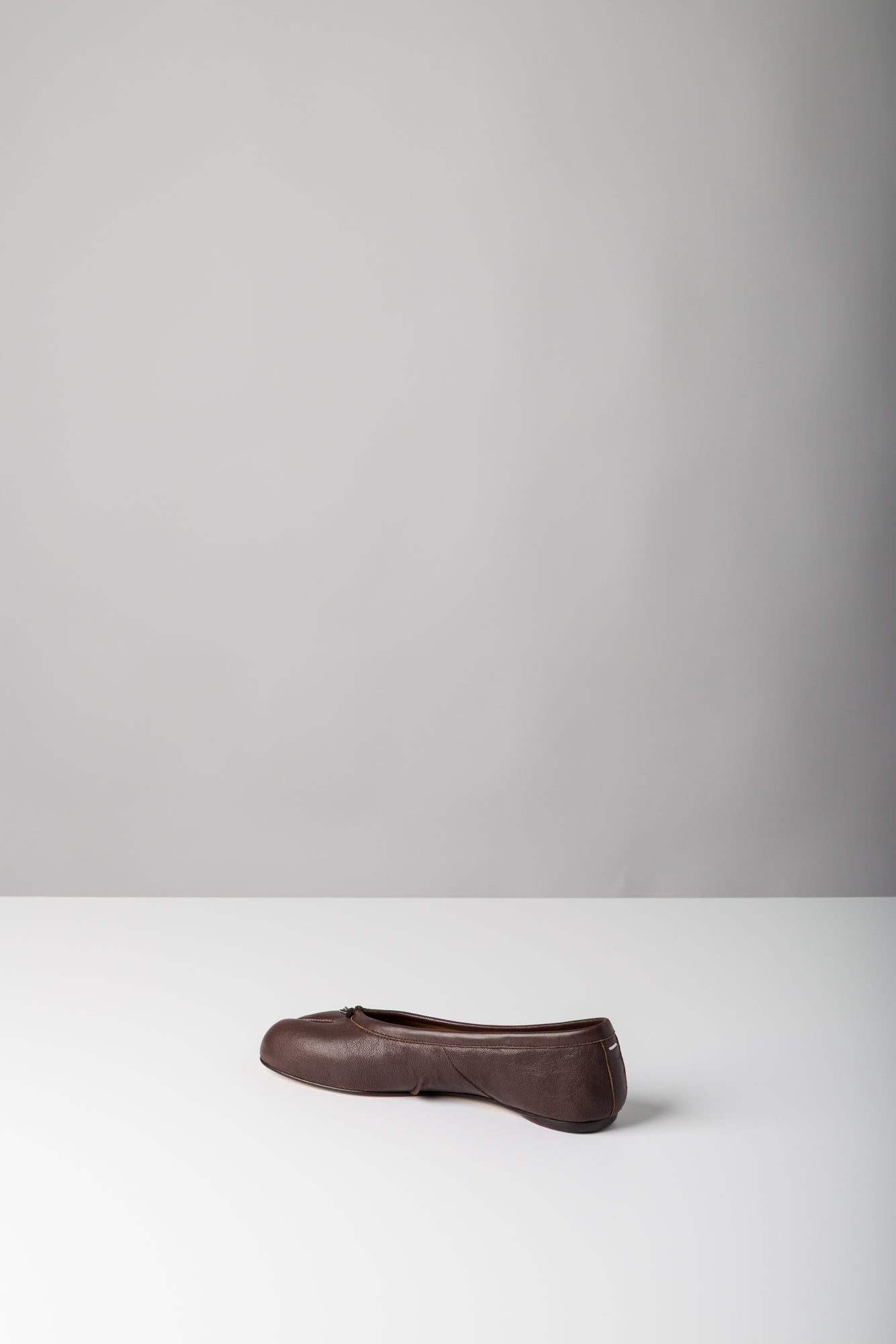 Maison Margiela Tabi Ballerina New in Burgundy side