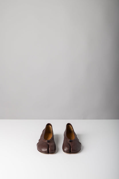 Maison Margiela Tabi Ballerina New in Burgundy front