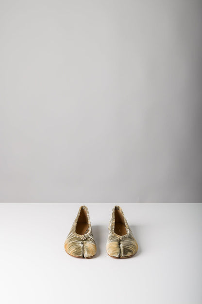 Maison Margiela Tabi Ballerina New in Gold Velvet front