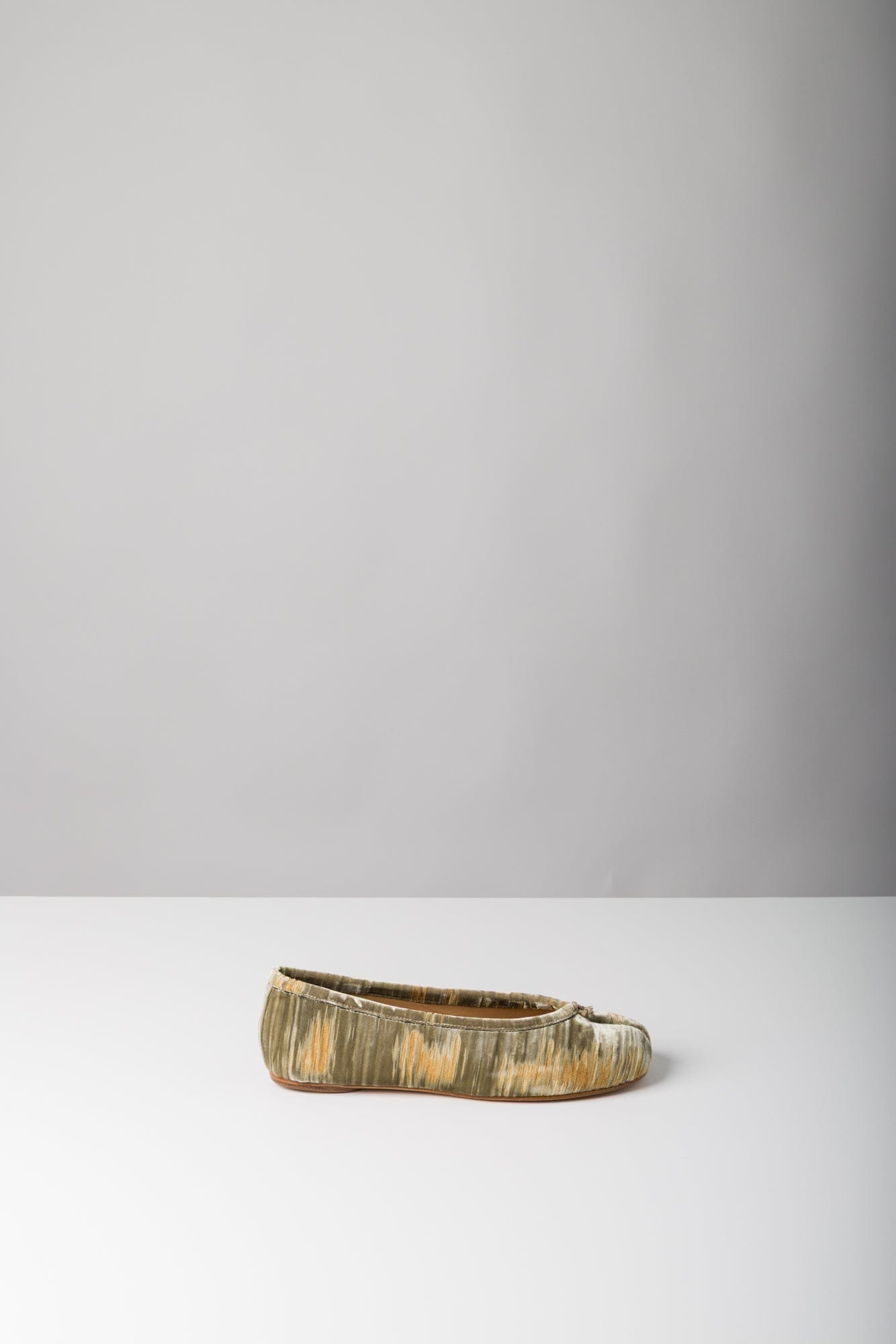 Maison Margiela Tabi Ballerina New in Gold Velvet