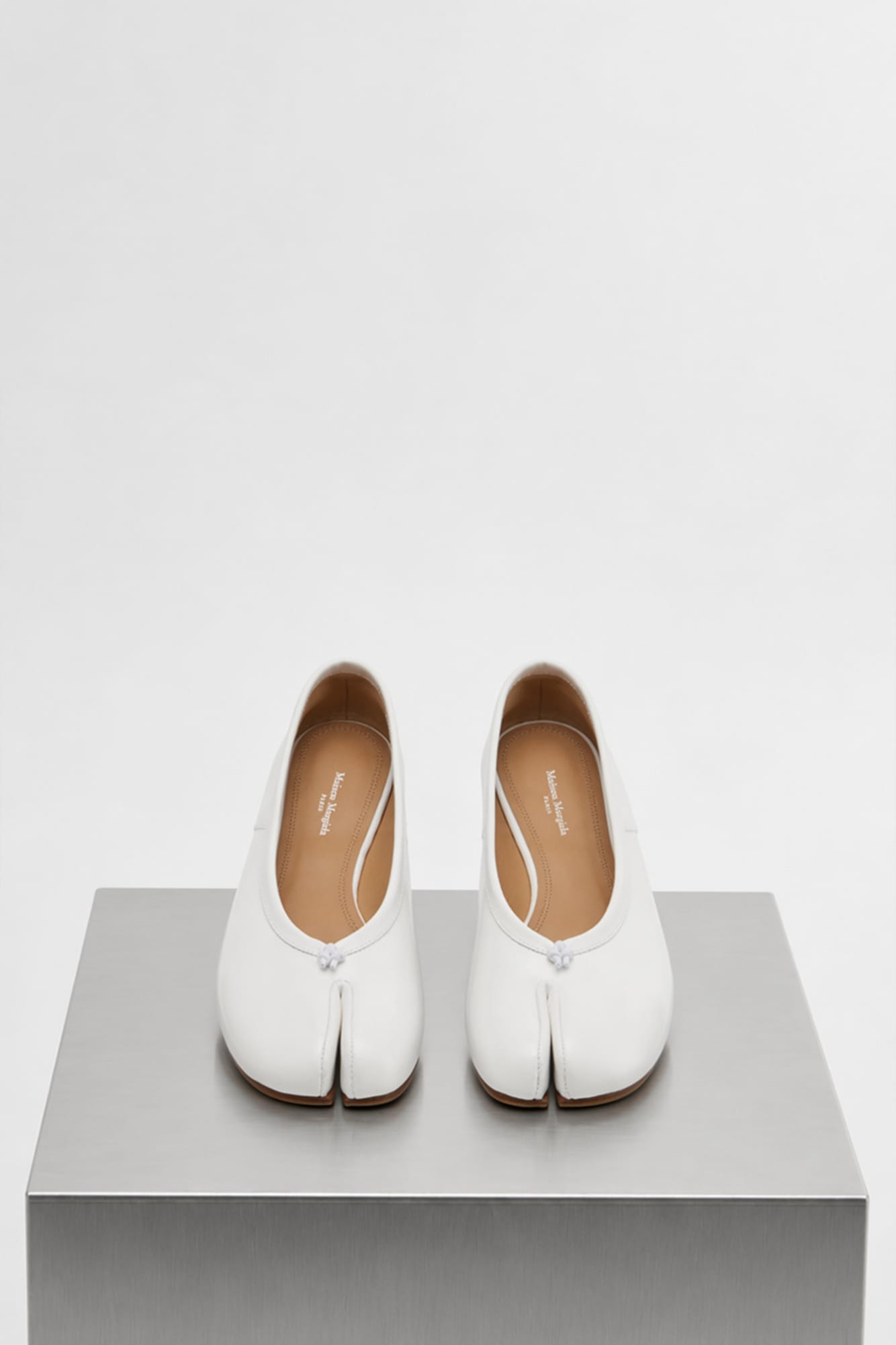 Maison Margiela Tabi Ballerina in White Leather front