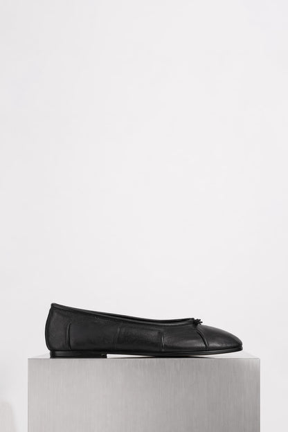 Maison Margiela Tabi Flats in Black Leather
