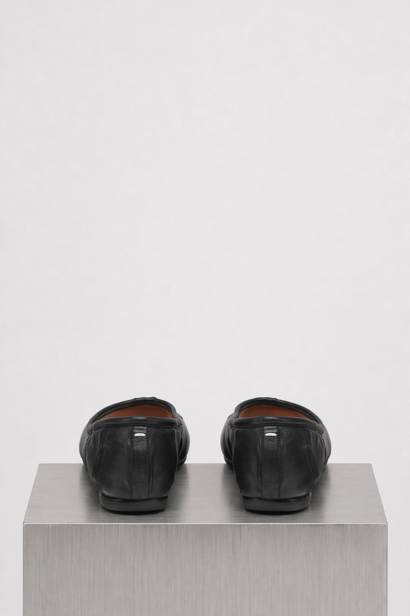 Maison Margiela Tabi Flats in Black Leather