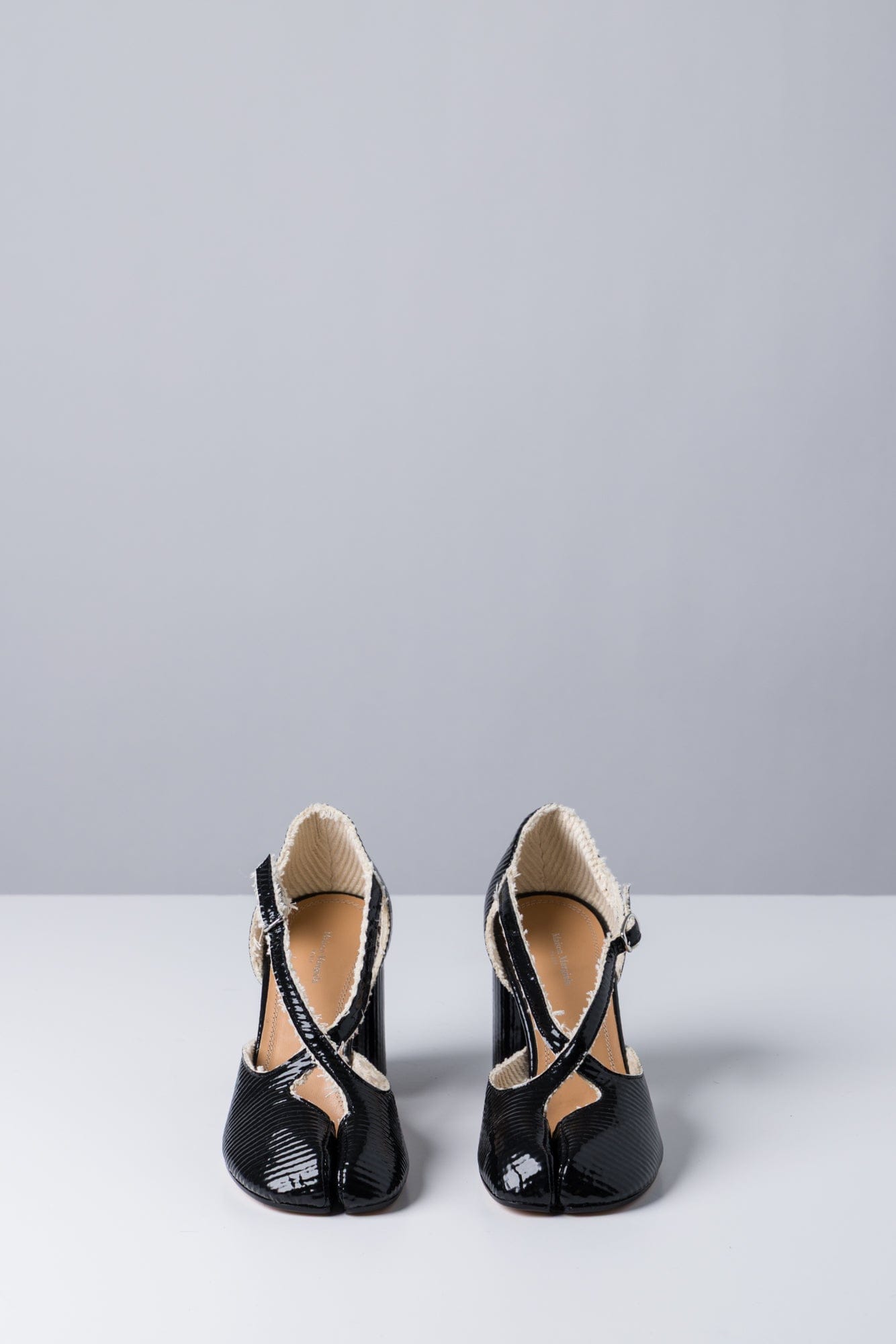 Maison Margiela Tabi Pump Straps H80 in Black front