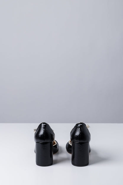 Maison Margiela Tabi Pump Straps H80 in Black back