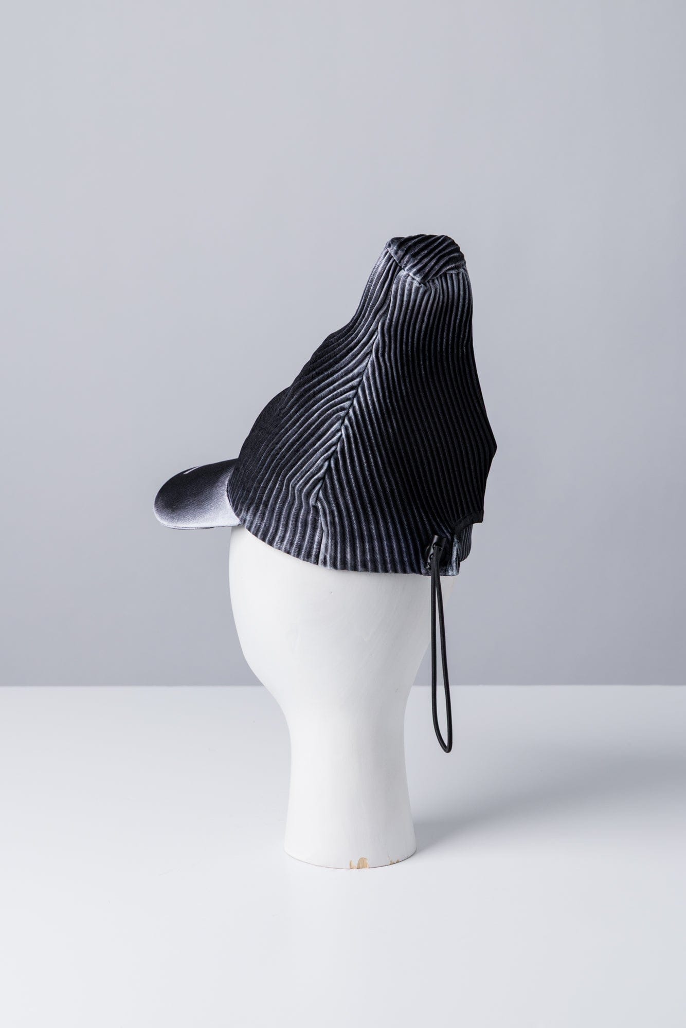 Melitta Baumeister Pointy Painted Cap