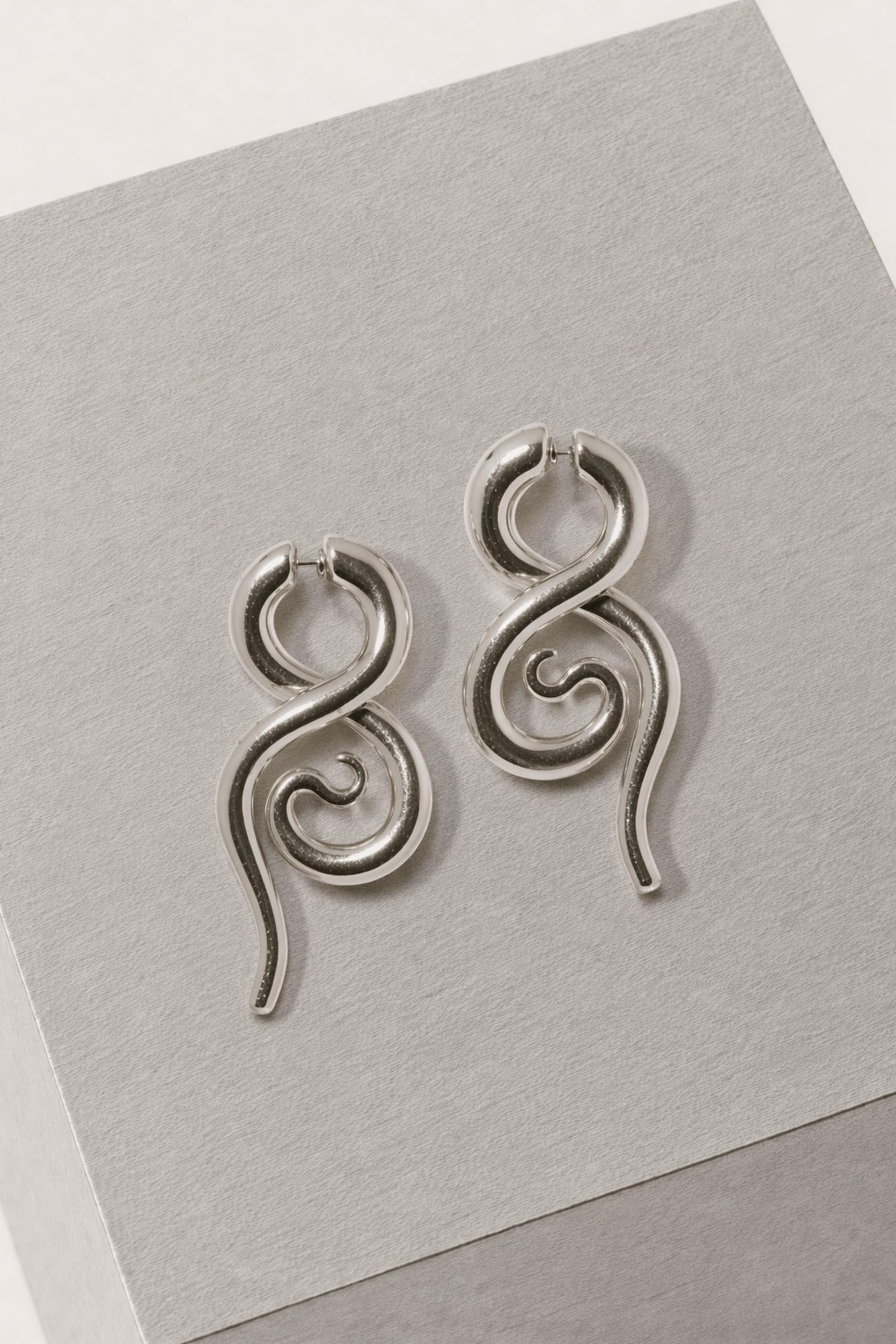 Panconesi Boa Earrings Medium in Silver close up