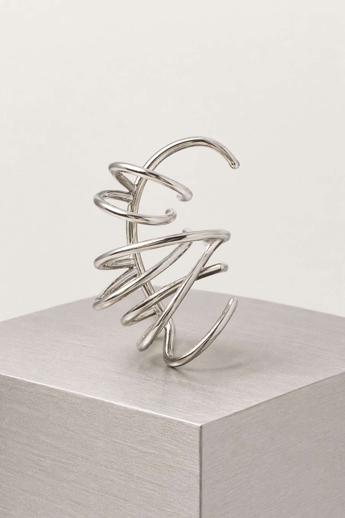 Panconesi Orbit Ear Cuff in Silver close up