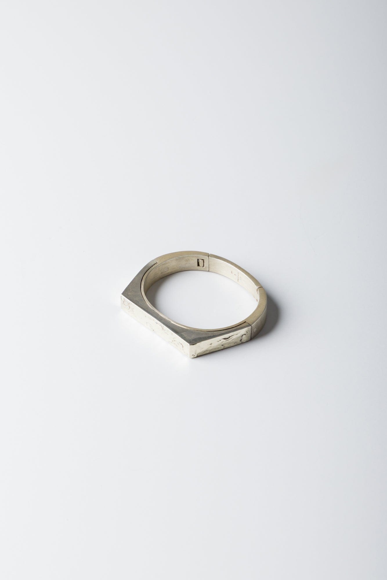 Parts of Four Sistema Bracelet v2 in Matte Acid and Fuse side