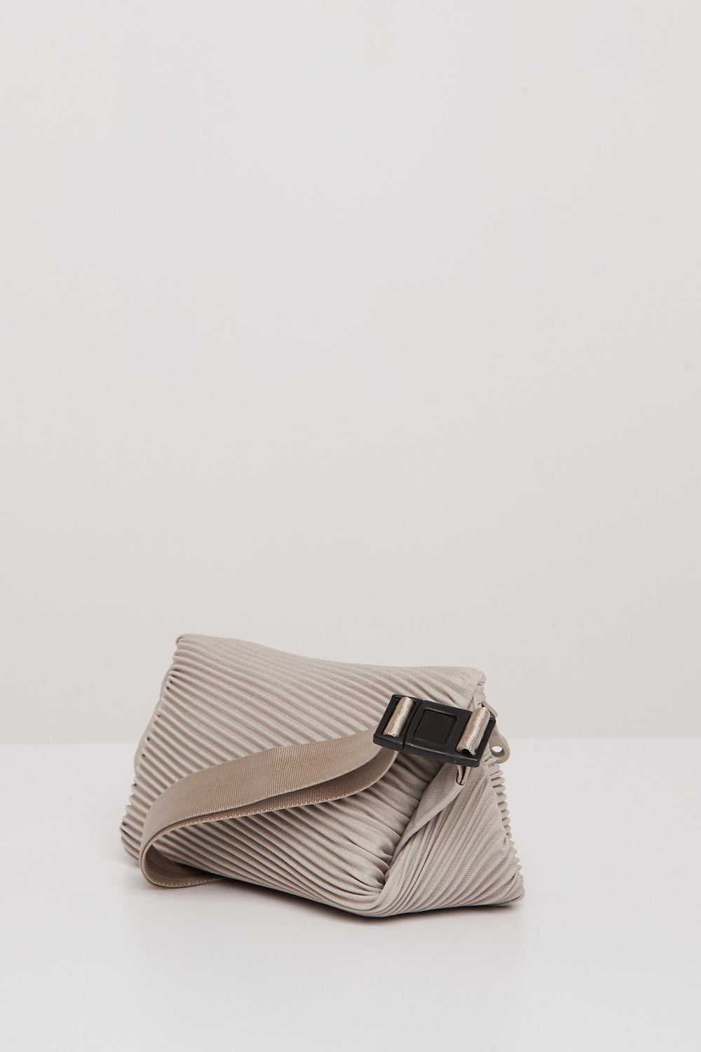 Black Easy Bias Pleats Waistbag – Dilettante
